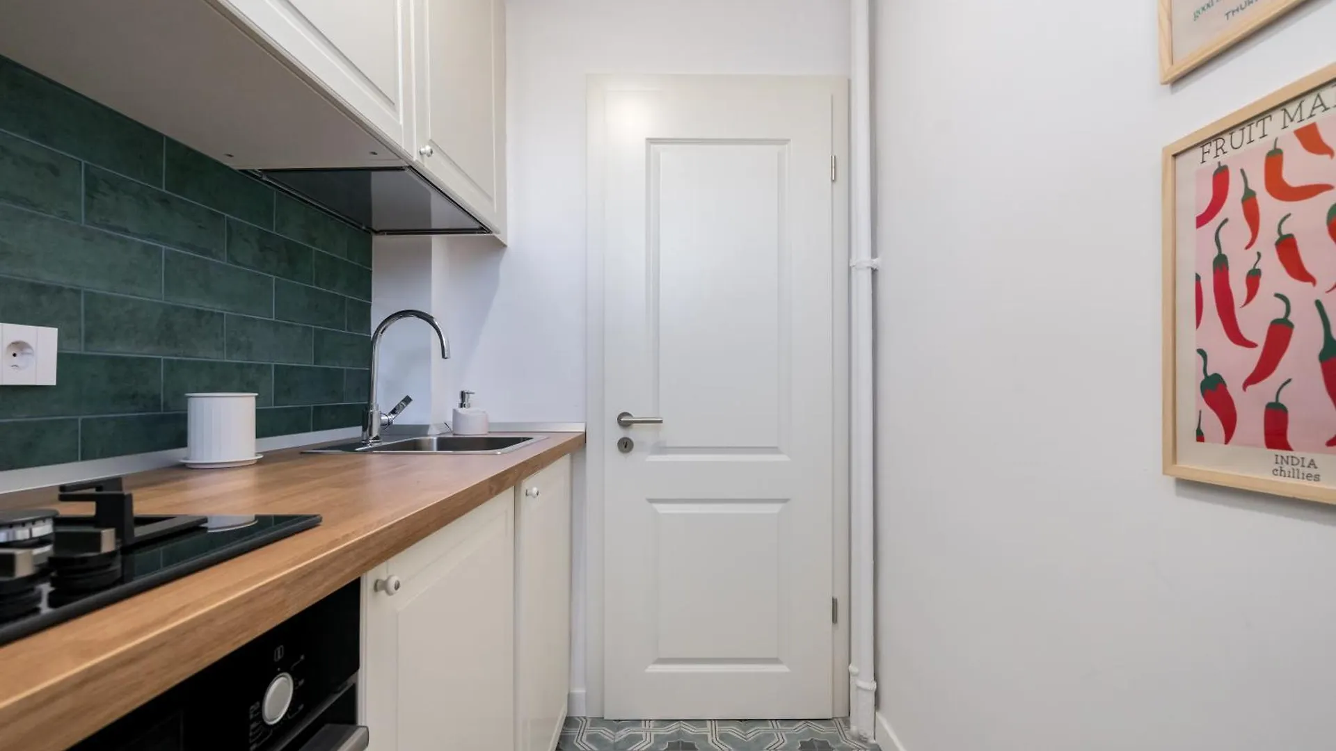 Emeris Old Town Bucharest Apartment
