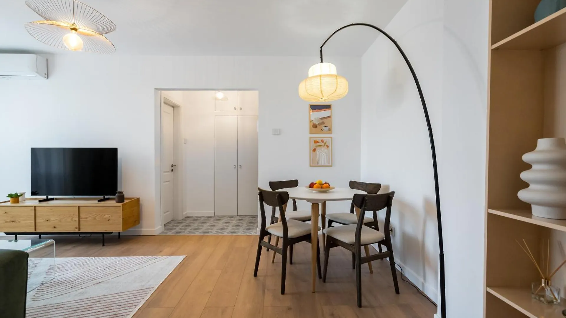 Emeris Old Town Bucharest Apartment